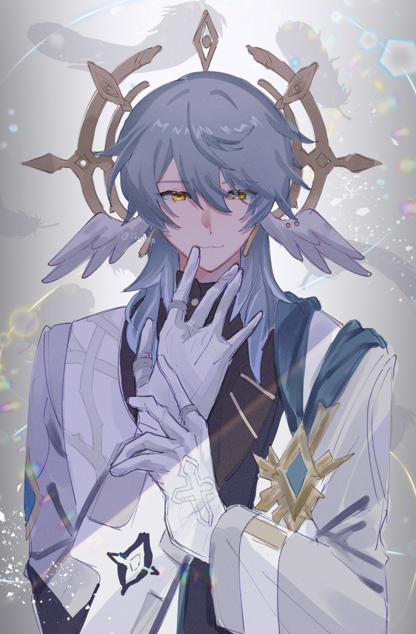 1boy closed_mouth coat earrings gloves grey_hair hair_between_eyes halo head_wings highres honkai:_star_rail honkai_(series) jewelry l1_hmp long_sleeves looking_at_viewer male_focus medium_hair solo sunday_(honkai:_star_rail) upper_body white_coat white_wings wings yellow_eyes