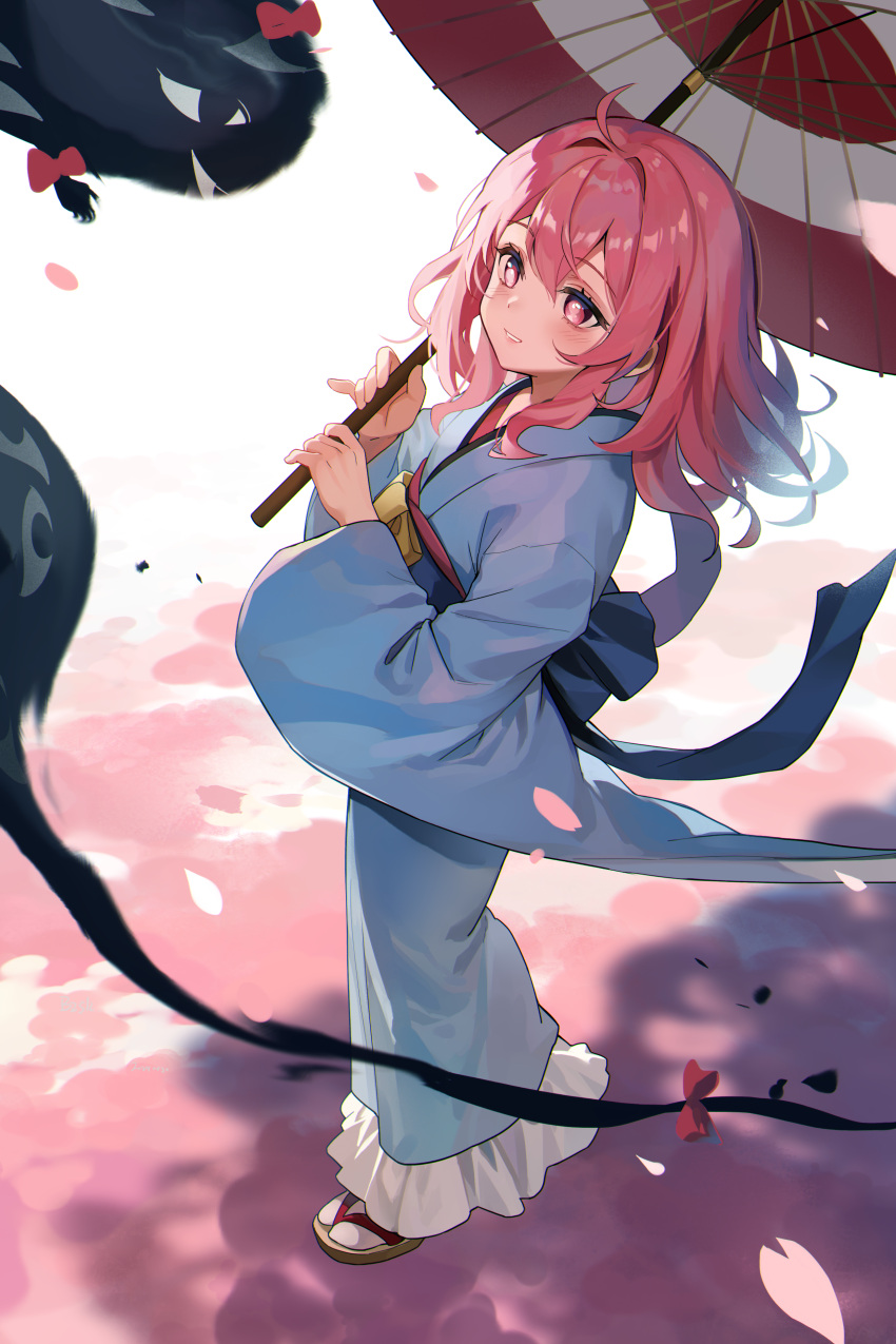 1girl absurdres baozishark blue_kimono blue_sash blush commentary_request full_body gap_(touhou) highres holding holding_umbrella japanese_clothes kimono long_hair long_sleeves parasol parted_lips pink_eyes pink_hair saigyouji_yuyuko sandals sash smile socks solo touhou umbrella white_socks wide_sleeves