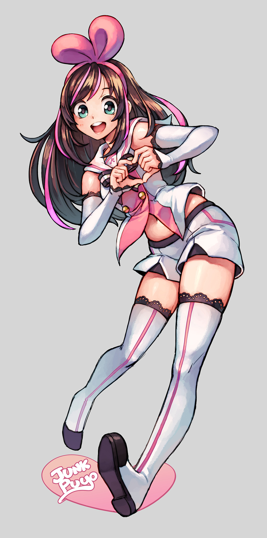 :d a.i._channel bangs blush boots bow brown_hair full_body green_eyes grey_background hair_bow hairband heart heart_hands highres junkpuyo kizuna_ai long_hair looking_at_viewer multicolored_hair navel open_mouth pink_hair sailor_collar simple_background smile solo streaked_hair thigh_boots thighhighs white_footwear white_legwear zettai_ryouiki