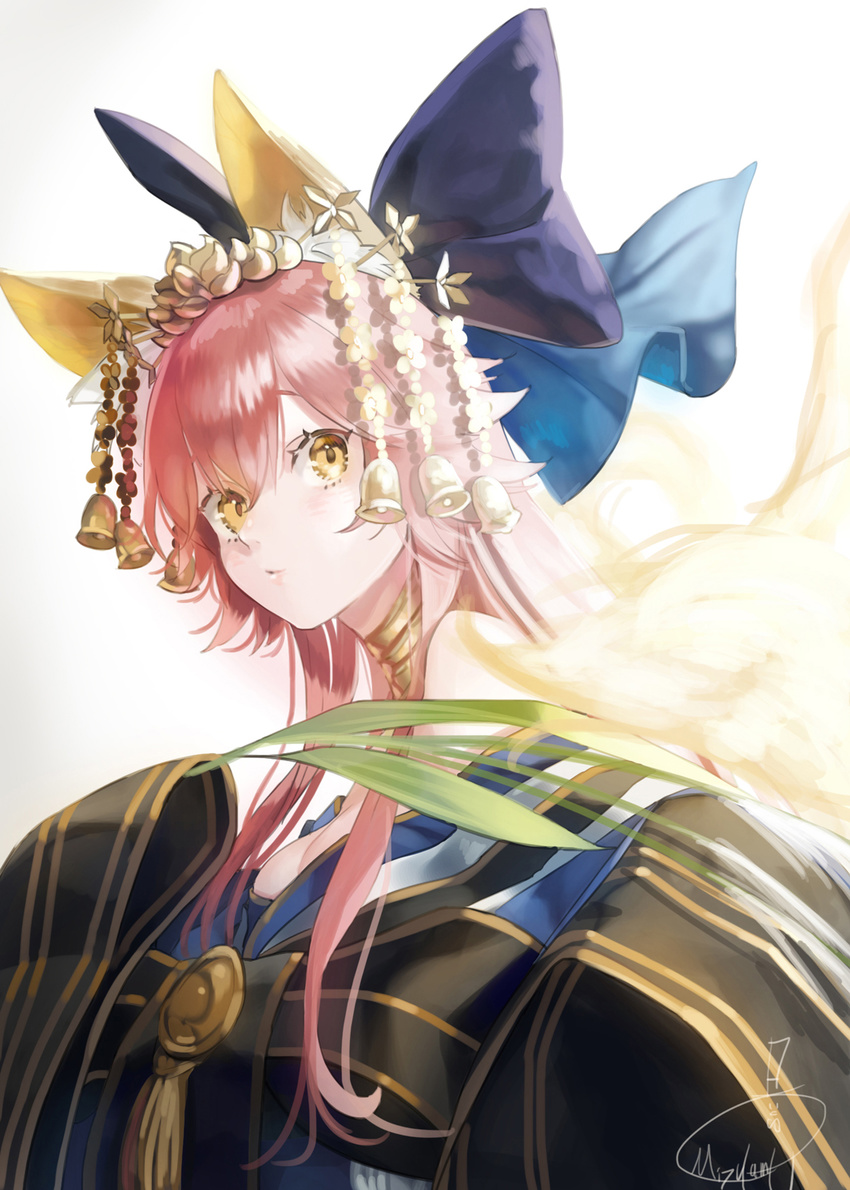 animal_ears bangs bare_shoulders bell bow breasts choker cleavage eyelashes fate/extra fate/grand_order fate_(series) fox_girl fox_tail from_side hair_bell hair_between_eyes hair_bow hair_ornament highres holding japanese_clothes jewelry kanzashi kimono long_hair long_sleeves looking_to_the_side md5_mismatch medium_breasts mizutame_tori neck_ring necklace off_shoulder pink_hair purple_bow sideways_glance signature sleeves_past_wrists solo tail tamamo_(fate)_(all) tamamo_no_mae_(fate) tsumami_kanzashi white_background wide_sleeves yellow_eyes