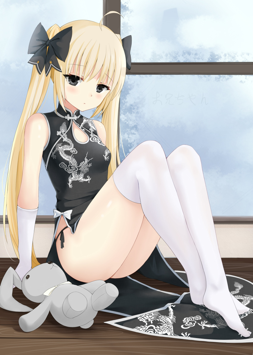 1girl absurdres ahoge ass bangs bare_shoulders black_dress black_eyes black_panties black_ribbon blonde_hair blush breasts china_dress chinese_clothes closed_mouth commentary_request day dress elbow_gloves eyebrows_visible_through_hair gloves hair_ribbon highres indoors kasugano_sora knees_up long_hair looking_at_viewer no_shoes on_floor panties pelvic_curtain print_dress qianqiu_wanxia ribbon side-tie_panties sidelocks sitting sleeveless sleeveless_dress small_breasts solo stuffed_animal stuffed_bunny stuffed_toy thighhighs thighs twintails underwear very_long_hair white_gloves white_legwear window wooden_floor yosuga_no_sora