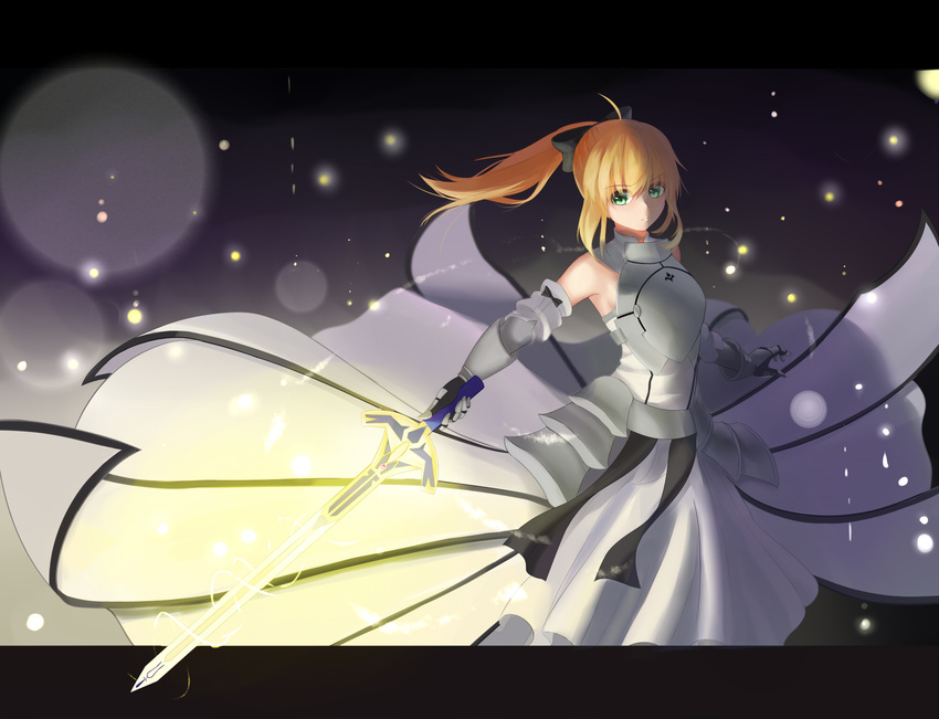 armor armored_dress artoria_pendragon_(all) black_bow blonde_hair bow dress excalibur eyebrows_visible_through_hair fate/unlimited_codes fate_(series) floating_hair gauntlets green_eyes hair_between_eyes hair_bow highres loading_(vkjim0610) long_hair ponytail saber_lily solo standing white_dress