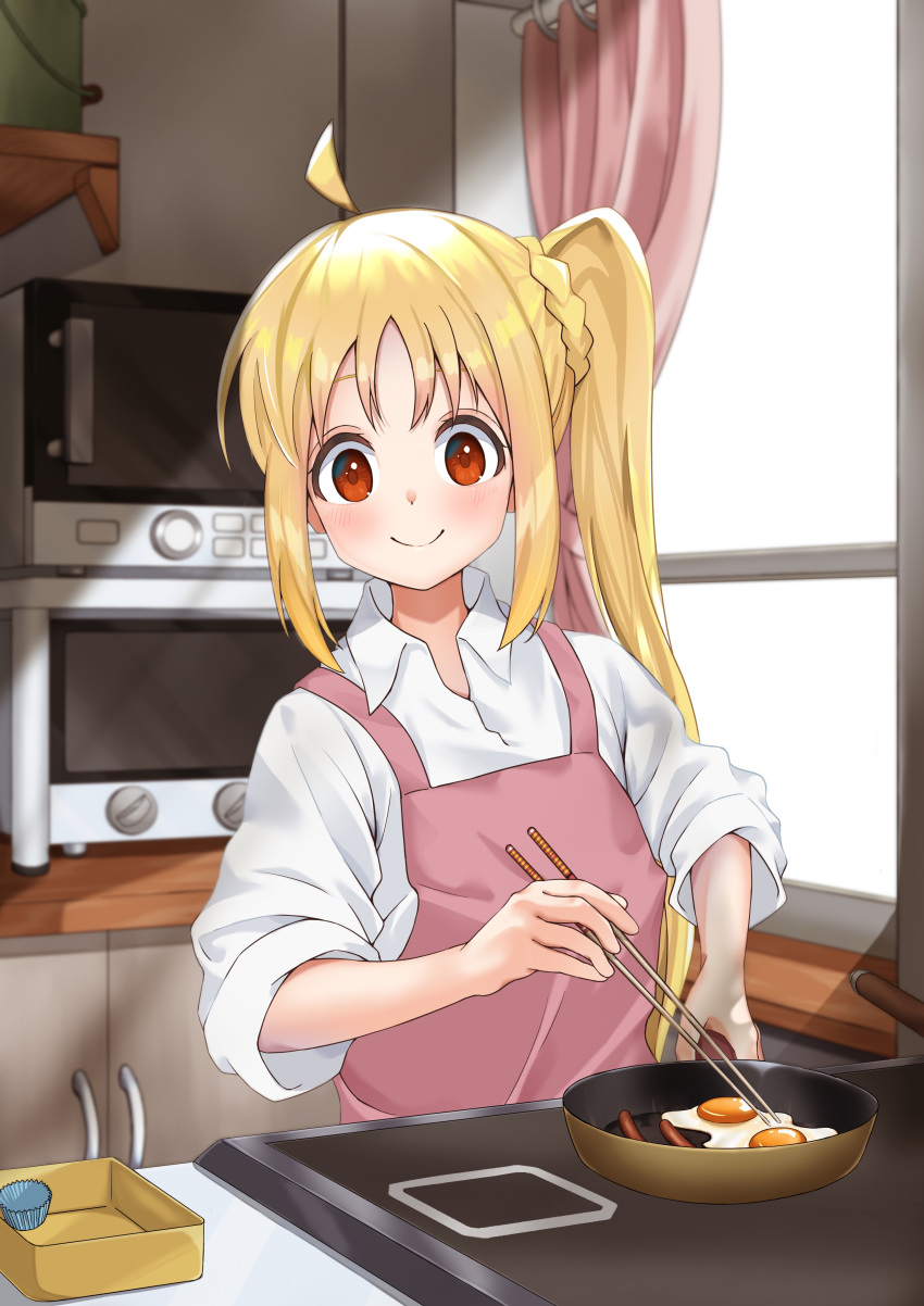 1girl absurdres ahoge apron blonde_hair bocchi_the_rock! chopsticks closed_mouth cooking cupboard curtains fried_egg frying_pan highres holding holding_chopsticks holding_frying_pan ijichi_nijika indoors kitchen light_blush long_bangs long_hair looking_at_viewer microwave pink_apron red_eyes shimizu_keitaro shirt side_ponytail sleeves_rolled_up smile solo toaster_oven upper_body white_shirt window_shade