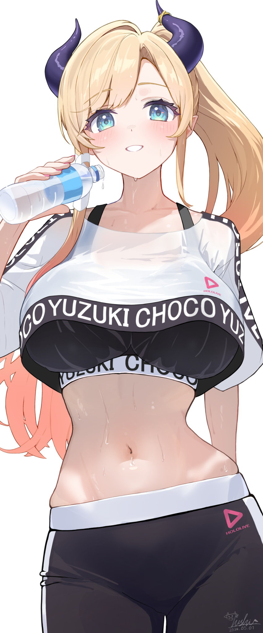 1girl absurdres blonde_hair blue_eyes bottle breasts character_name crop_top highres hololive hololive_dance_practice_uniform horns large_breasts long_hair midriff nanaushi navel pants pointy_ears ponytail shirt signature simple_background smile solo sports_bra stomach sweat sweaty_clothes virtual_youtuber water_bottle wet wet_clothes white_shirt yoga_pants yuzuki_choco