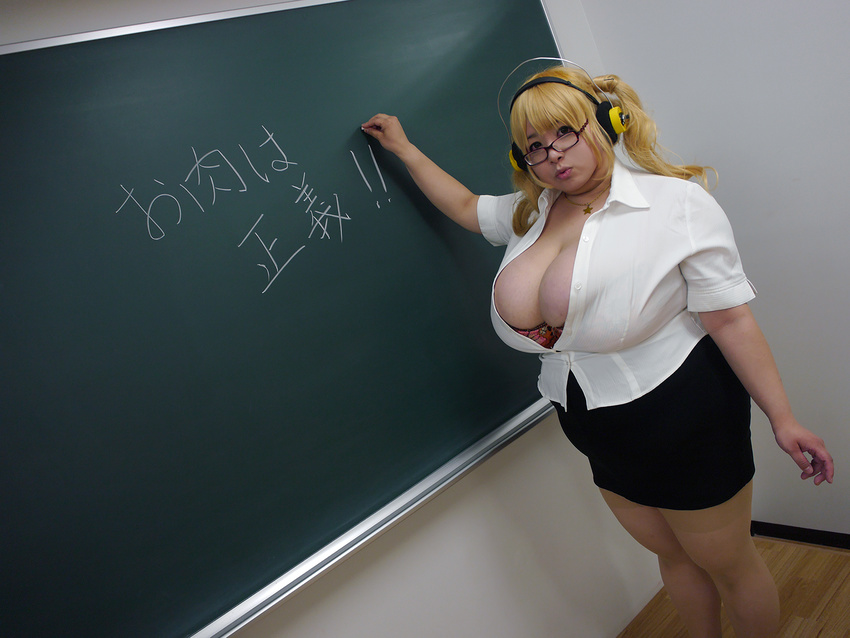 1girl asian blonde_hair breasts cleavage cosplay fat glasses headphones hoshima_mika huge_breasts jewelry necklace nitroplus photo plump solo star super_pochaco super_pochaco_(cosplay)