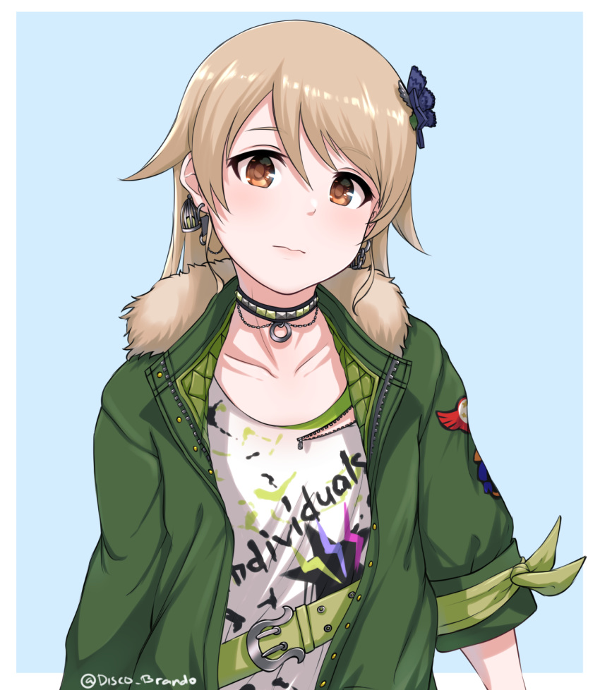 1girl armband belt belt_buckle blue_background brown_eyes buckle chains choker clothes_writing coat collarbone commentary disco_brando earrings english_commentary eyebrows_visible_through_hair flower fur-trimmed_coat fur_trim green_coat hair_between_eyes hair_flower hair_ornament head_tilt highres idolmaster idolmaster_cinderella_girls idolmaster_cinderella_girls_starlight_stage individuals jewelry light_brown_hair lightning_bolt looking_at_viewer military_insignia morikubo_nono open_clothes open_coat shiny shiny_hair shirt short_hair simple_background sleeves_rolled_up solo star t-shirt thick_eyebrows twitter_username upper_body wavy_mouth