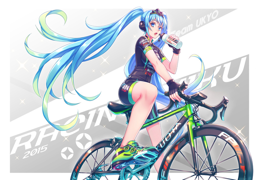 aqua_hair bicycle bike_jersey bike_shorts black_gloves blue_hair bottle commentary_request fingerless_gloves gloves goodsmile_company goodsmile_racing gradient_hair green_footwear green_hair ground_vehicle hand_up hatsune_miku highres long_hair looking_at_viewer multicolored_hair open_mouth racing_miku racing_miku_(2015) shoes sidelocks sneakers solo very_long_hair vocaloid water_bottle zoff_(daria)