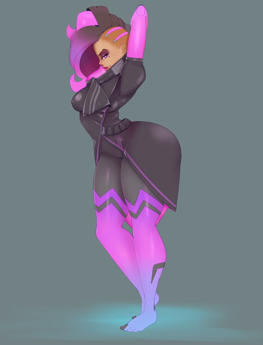 1girl alone ass feet female lipstick mole overwatch solo sombra_(overwatch) sunnysundown tagme thick_thighs thighs wide_hips