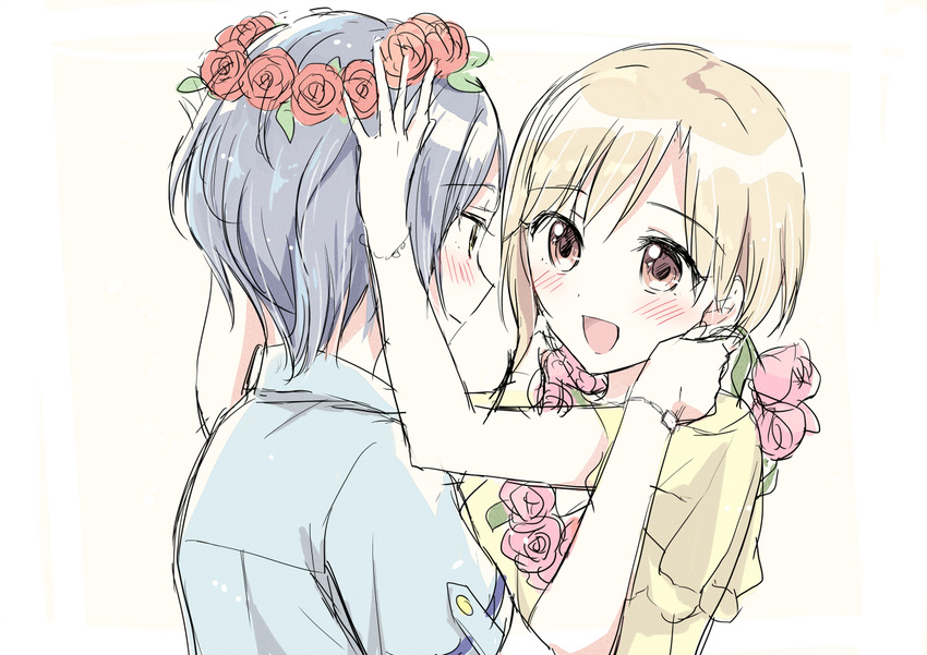 aiba_yumi asymmetrical_hair bangs blonde_hair blue_hair blue_shirt blush bracelet brown_eyes flower flower_necklace hands_on_another's_head hands_on_another's_shoulders hayami_kanade head_wreath idolmaster idolmaster_cinderella_girls jewelry looking_at_another multiple_girls necklace oimo open_mouth parted_bangs putting_on_headwear rose shirt short_hair simple_background smile yellow_eyes yellow_shirt yuri