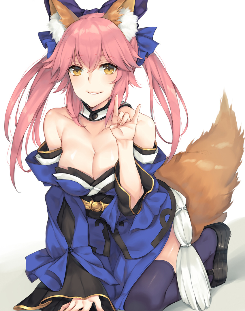 animal_ears bangs blue_kimono blue_legwear breasts brown_eyes cleavage clog_sandals collarbone commentary_request detached_sleeves eyebrows_visible_through_hair fate/extra fate_(series) fox_ears fox_shadow_puppet fox_tail hair_between_eyes hair_flaps hand_up highres japanese_clothes kimono kneeling large_breasts obi parted_lips pink_hair rinarisa sandals sash smile solo tail tamamo_(fate)_(all) tamamo_no_mae_(fate) teeth thighhighs tsurime twintails