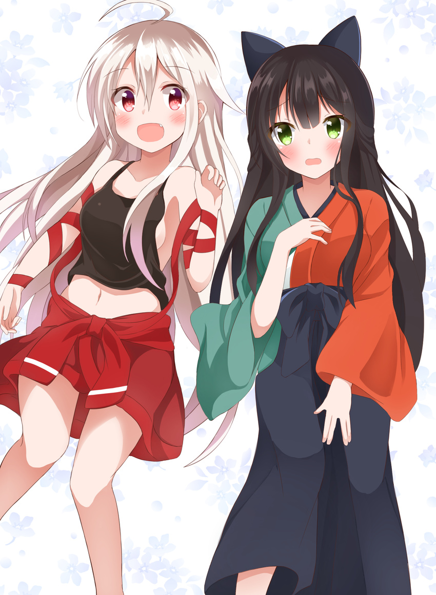 :d ahoge arm_ribbon black_bow black_hair black_shirt blush bow breasts chiya_(urara_meirochou) embarrassed eyebrows_visible_through_hair fang floating_hair green_eyes hair_between_eyes hair_bow hakama highres japanese_clothes kimono long_hair looking_at_viewer midriff miniskirt multiple_girls navel open_mouth red_eyes red_ribbon red_skirt ribbon shirt sideboob silver_hair skirt sleeveless sleeveless_shirt small_breasts smile standing stomach tatsumi_kon urara_meirochou very_long_hair white_background yuuki_beni