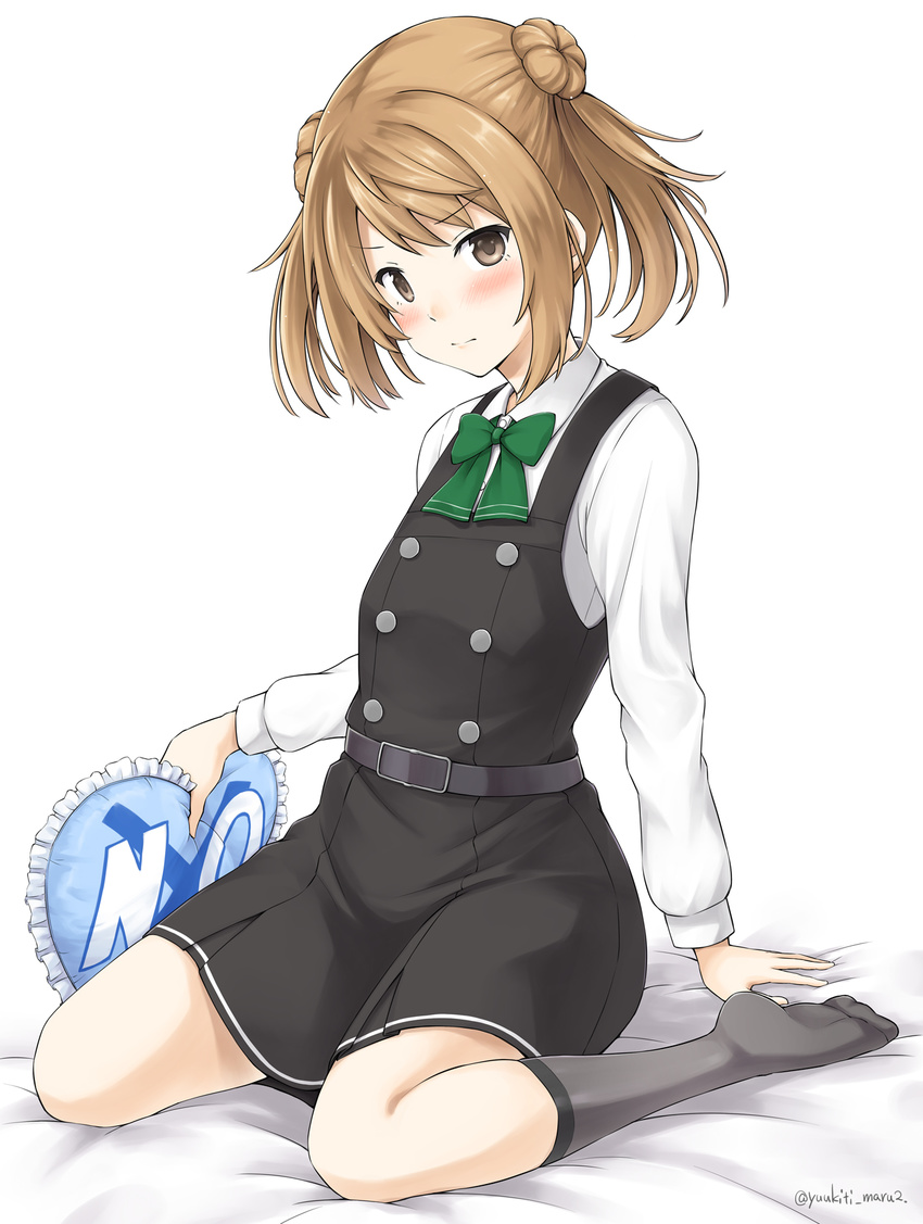 :| bangs bed_sheet belt belt_buckle black_dress black_legwear blush bow bowtie brown_eyes brown_hair buckle closed_mouth collared_shirt commentary_request double-breasted double_bun dress eyebrows_visible_through_hair frilled_pillow frills full_body green_bow green_neckwear highres kantai_collection kneehighs long_sleeves looking_at_viewer michishio_(kantai_collection) no no_shoes pillow pinafore_dress remodel_(kantai_collection) school_uniform shirt short_hair simple_background sitting solo tareme twitter_username two_side_up v-shaped_eyebrows wariza white_background white_shirt wing_collar yes-no_pillow yuuki_kazuhito