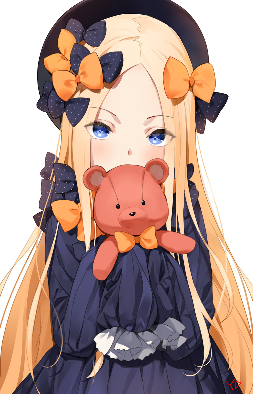 abigail_williams_(fate/grand_order) absurdres bangs black_bow blonde_hair blue_eyes blush bow covered_mouth eyebrows_visible_through_hair eyes_visible_through_hair fate/grand_order fate_(series) hair_bow hat highres long_hair long_sleeves orange_bow parted_bangs signature sleeves_past_fingers sleeves_past_wrists solo stuffed_animal stuffed_toy teddy_bear upper_body very_long_hair yang-do
