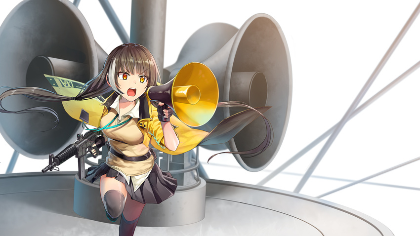 bangs black_gloves black_hair black_legwear black_skirt collared_shirt commentary_request eyebrows_visible_through_hair eyes_visible_through_hair fingerless_gloves girls_frontline gloves gun hair_tie heterochromia highres holding holding_gun holding_megaphone holding_weapon hood jacket jacket_rolled_up koi_wa_sensou_(vocaloid) lanyard leg_up long_hair machine_gun megaphone multicolored_hair open_mouth orange_eyes outdoors pleated_skirt red_eyes ro635 ro635_(girls_frontline) shirt shouting skirt solo speaker streaked_hair thighhighs trigger_discipline twintails vikpie weapon white_hair white_shirt wind yellow_eyes yellow_jacket