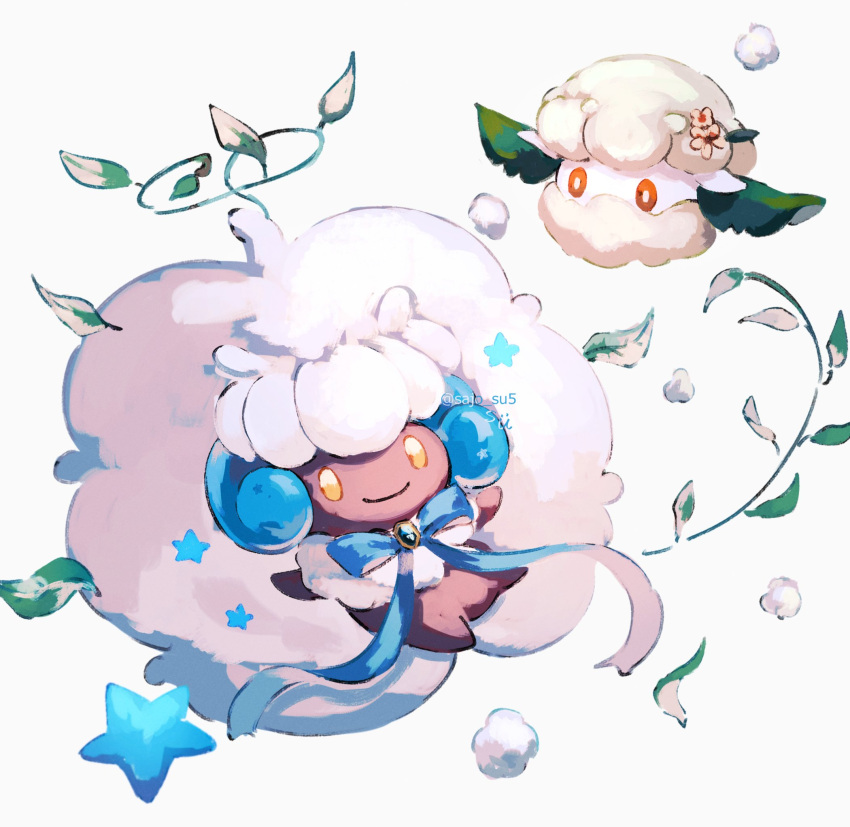 alternate_color artist_name bright_pupils closed_mouth cottonee evolutionary_line hair_horns highres leaf no_humans orange_eyes pokemon pokemon_(creature) red_eyes shiny_pokemon simple_background smile star_(symbol) su_(sajo_su5) twitter_username whimsicott white_background white_pupils