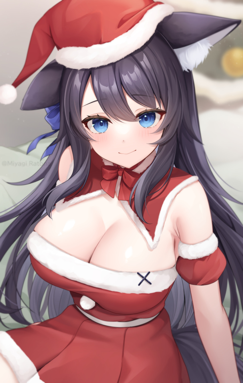 1girl animal_ear_fluff animal_ears black_hair blue_eyes blue_ribbon blurry blurry_background blush bow bowtie breasts christmas christmas_tree cleavage closed_mouth commentary detached_collar detached_sleeves dress fur-trimmed_dress fur-trimmed_headwear fur_trim hair_between_eyes hair_ribbon hat highres large_breasts long_hair looking_at_viewer miyagi_ratona original pleated_dress pom_pom_(clothes) puffy_short_sleeves puffy_sleeves red_bow red_bowtie ribbon santa_costume santa_dress santa_hat short_sleeves sidelocks smile solo strapless strapless_dress swept_bangs twitter_username wolf_ears wolf_girl