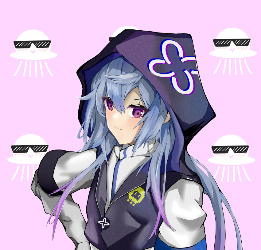 1boy absurdres arknights badge blue_hair button_badge gloves hair_between_eyes highres hood hoodie jellyfish looking_at_viewer male_focus mizuki_(arknights) morpho_(user_cyxy3828) otoko_no_ko pink_eyes shirt simple_background smile solo