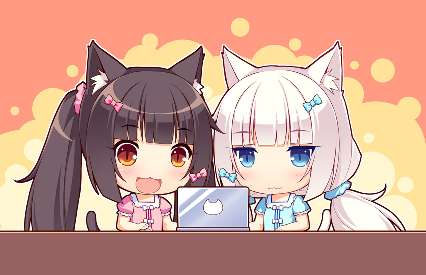 2girls aqua_eyes blush bow brown_eyes brown_hair cat_smile chibi chocola_(sayori) computer fang game_cg long_hair nekopara sayori twintails vanilla_(sayori) white_hair