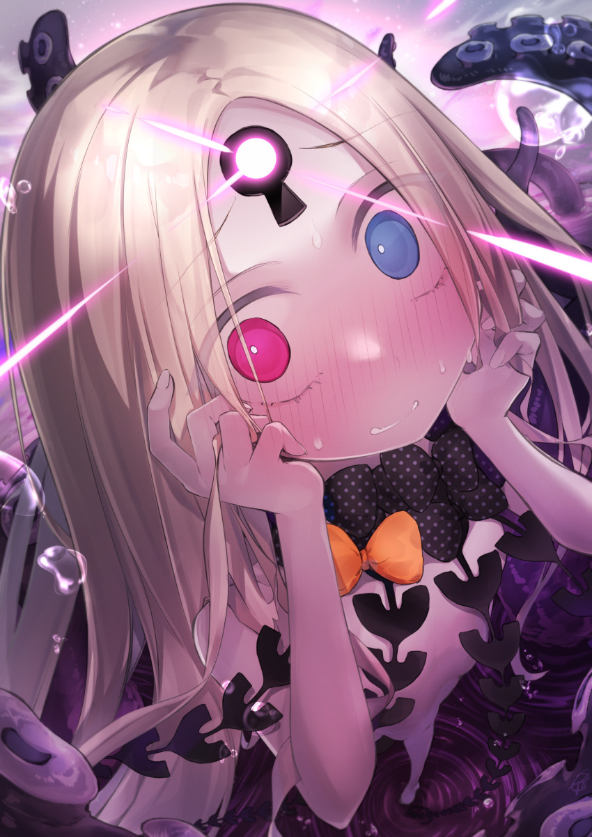 1girl abigail_williams_(fate) abigail_williams_(second_ascension)_(fate) bare_shoulders black_bow black_headwear blonde_hair blue_eyes blush bow breasts fate/grand_order fate_(series) forehead hat heterochromia highres keyhole long_hair looking_at_viewer orange_bow parted_bangs red_eyes small_breasts solo tentacles witch_hat yubeshi_(zecxl)