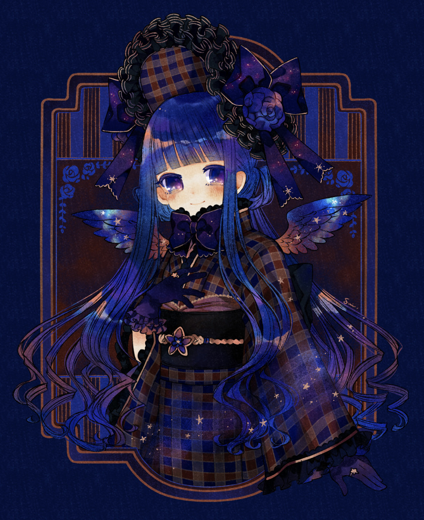 1girl absurdres black_sash blue_bow blue_bowtie blue_eyes blue_flower blue_gloves blue_hair blue_rose blunt_bangs bonnet bow bowtie closed_mouth feathered_wings flower gloves hand_on_own_chest hand_up highres japanese_clothes jewelry kimono long_hair long_sleeves mini_wings multicolored_eyes obi original plaid plaid_kimono purple_eyes ring rose sash smile solo star_(symbol) star_ring sumisu_(rinsumi) two-tone_eyes very_long_hair wings