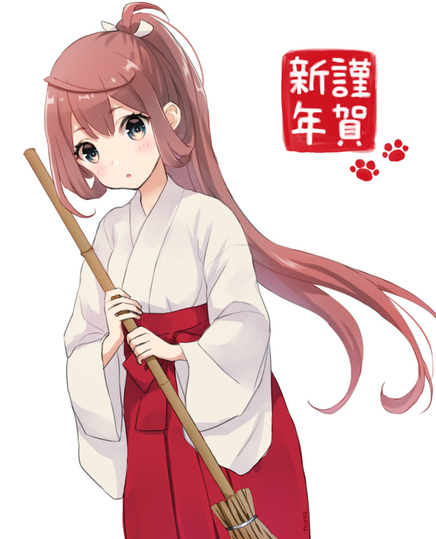 :o alternate_hairstyle asagumo_(kantai_collection) bamboo_broom bangs blue_eyes blush broom brown_hair commentary_request dutch_angle eyebrows_visible_through_hair hair_between_eyes hakama head_tilt high_ponytail highres holding holding_broom japanese_clothes kantai_collection long_hair looking_at_viewer miko nuno_(pppompon) parted_lips ponytail red_hakama simple_background solo translated very_long_hair white_background
