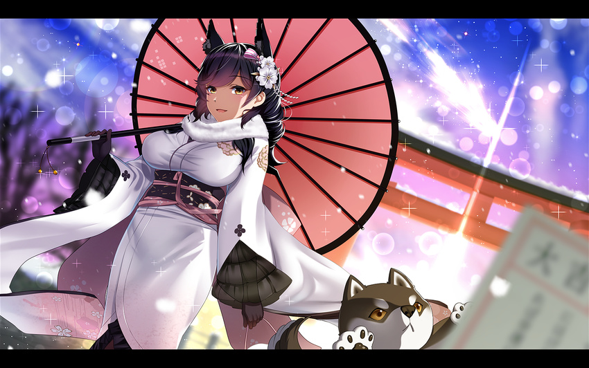 :&lt; :d animal animal_ears atago_(azur_lane) azur_lane bangs bell black_gloves black_hair blurry blurry_foreground blush breasts brown_eyes depth_of_field dog dutch_angle eyebrows_visible_through_hair flower fur_collar glint gloves hair_flower hair_ornament highres holding holding_umbrella husky japanese_clothes jingle_bell kagiyama_(gen'ei_no_hasha) kimono large_breasts lens_flare letterboxed light_beam long_hair long_sleeves looking_at_viewer mole mole_under_eye obi open_mouth oriental_umbrella outdoors over_shoulder puppy sash see-through shooting_star smile solo standing swept_bangs torii umbrella underbust white_kimono wide_sleeves