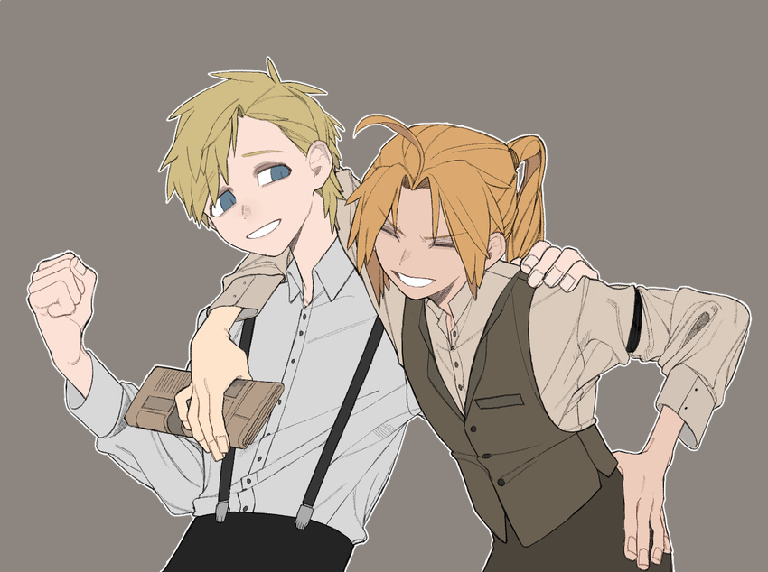 ahoge alphonse_heiderich arm_around_shoulder blonde_hair blouse blue_eyes brown_background closed_eyes conqueror_of_shambala edward_elric eogo_(mopidona) fullmetal_alchemist grey_background grin hand_on_hip long_hair multiple_boys newspaper ponytail short_hair smile suspenders vest