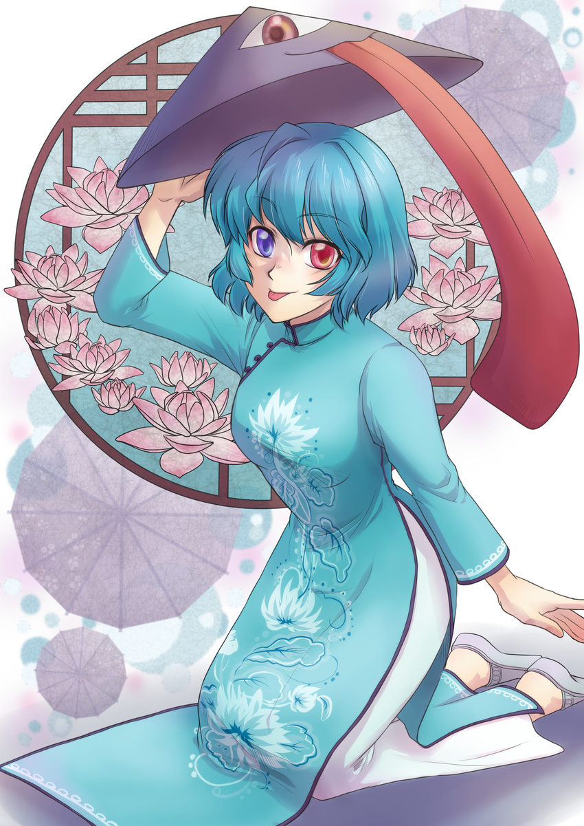 :p absurdres alternate_costume blue_eyes blue_hair flower full_body hat heterochromia highres karakasa_obake kawahagi kneeling purple_umbrella red_eyes rice_hat round_window short_hair solo tatara_kogasa tongue tongue_out touhou umbrella vietnamese_dress window