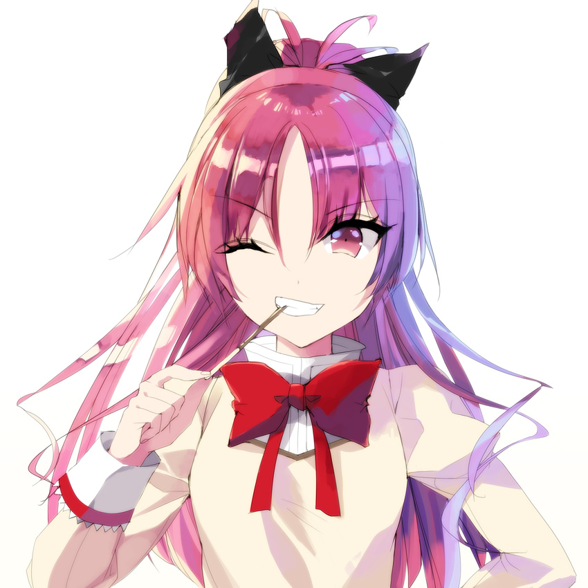 absurdres bad_id bad_pixiv_id bangs biting black_bow bow eyebrows_visible_through_hair grin hair_between_eyes hair_bow hand_on_hip highres holding long_hair long_sleeves looking_at_viewer mahou_shoujo_madoka_magica misteor purple_eyes red_bow red_hair sakura_kyouko smile solo teeth upper_body white_background white_collar