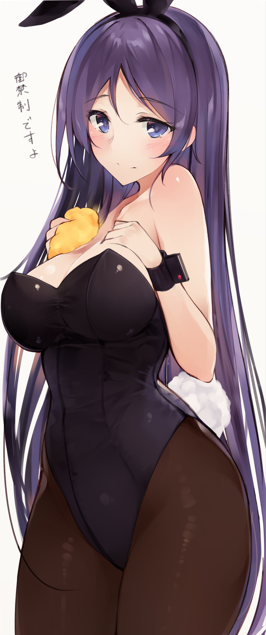 absurdres animal_ears bare_shoulders black_leotard blue_eyes blush bow breasts brown_legwear bunny_ears bunny_girl bunny_tail bunnysuit cleavage closed_mouth commentary_request cowboy_shot deep_skin eyebrows_visible_through_hair fake_animal_ears fake_tail fate/grand_order fate_(series) hand_on_own_chest highleg highleg_leotard highres holding large_breasts legs_together leotard long_hair looking_at_viewer minamoto_no_raikou_(fate/grand_order) netarou pantyhose purple_eyes purple_hair simple_background smile solo sponge standing straight_hair strapless strapless_leotard tail translation_request very_long_hair white_background wrist_cuffs