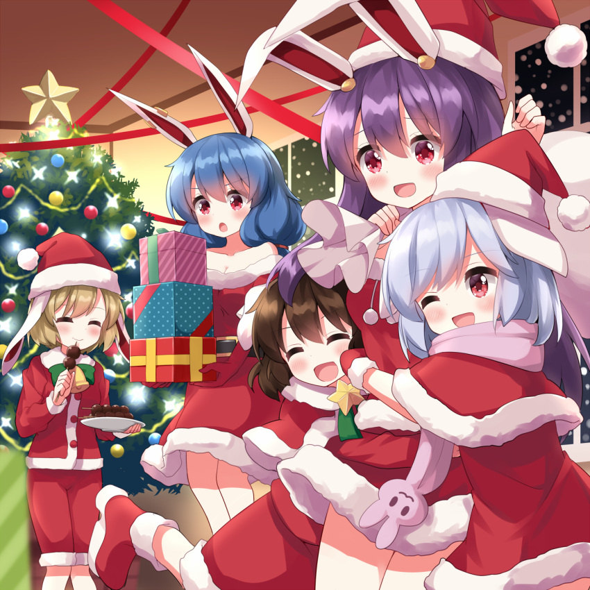 5girls ;d animal_ears belt belt_buckle black_belt blue_hair boots box breasts brown_hair buckle capelet christmas christmas_ornaments christmas_tree cleavage collarbone commentary_request dress eating food fur-trimmed_capelet fur-trimmed_headwear fur-trimmed_shorts fur_trim gift gift_box hair_between_eyes hat highres holding holding_food holding_gift holding_sack inaba_tewi indoors light_brown_hair medium_breasts multiple_girls off-shoulder_dress off_shoulder one_eye_closed purple_eyes rabbit_ears red_capelet red_dress red_eyes red_footwear red_headwear red_shorts reisen_(touhou_bougetsushou) reisen_udongein_inaba ringo_(touhou) ruu_(tksymkw) sack santa_costume santa_hat seiran_(touhou) shorts smile snowing star_(symbol) touhou