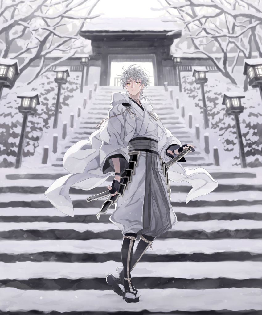 1boy armor expressionless full_body gloves highres hood japanese_armor japanese_clothes looking_at_viewer male_focus outdoors partially_fingerless_gloves robe sayagata shoulder_armor snow sode solo stairs standing suzuneko-rin sword_hilt touken_ranbu tree tsurumaru_kuninaga white_hair white_robe white_theme winter yellow_eyes