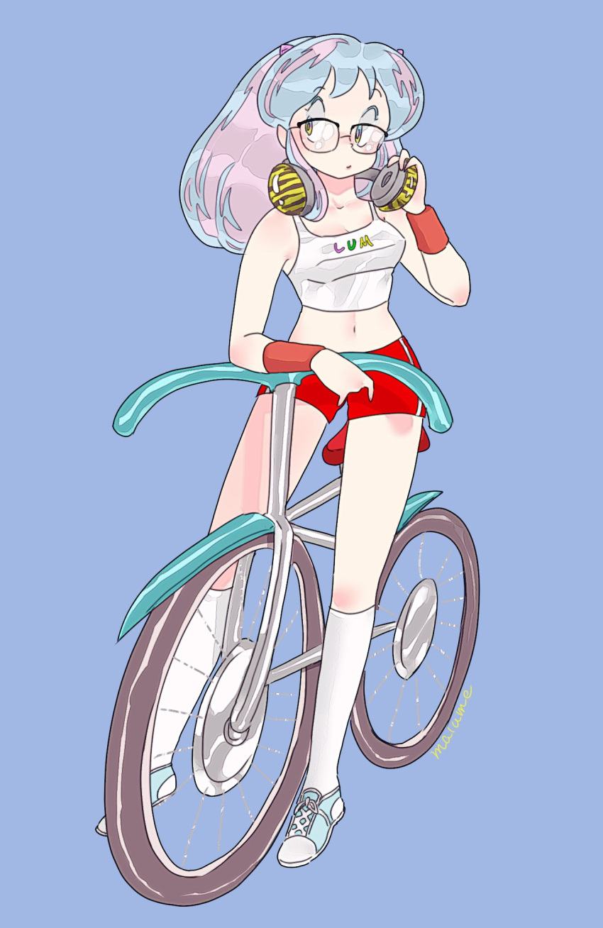 1girl artist_name bicycle bike_shorts blue_background character_name cone_horns crop_top full_body glasses gradient_hair headset highres horns kneehighs long_hair looking_to_the_side lum malumetoiimasu midriff multicolored_hair navel purple_hair red_shorts red_wristband shoes short_shorts shorts simple_background sneakers socks solo tank_top urusei_yatsura white_socks white_tank_top wristband