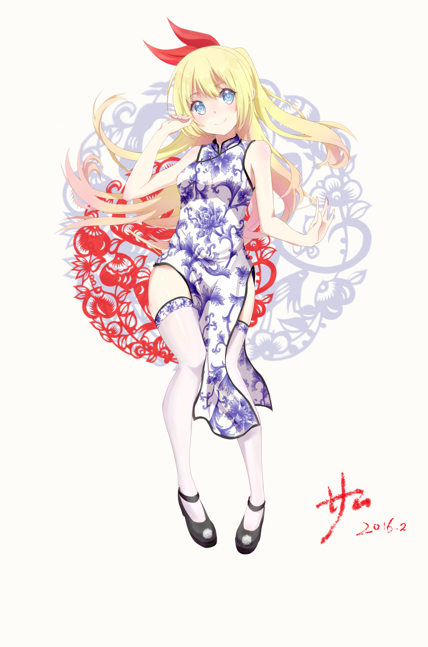 2016 absurdres black_footwear blonde_hair blue_eyes china_dress chinese_clothes dress eyebrows_visible_through_hair floating_hair full_body hair_ribbon head_tilt highres kirisaki_chitoge long_hair looking_at_viewer nisekoi red_ribbon ribbon roumu simple_background sleeveless sleeveless_dress smile solo thighhighs very_long_hair white_background white_legwear