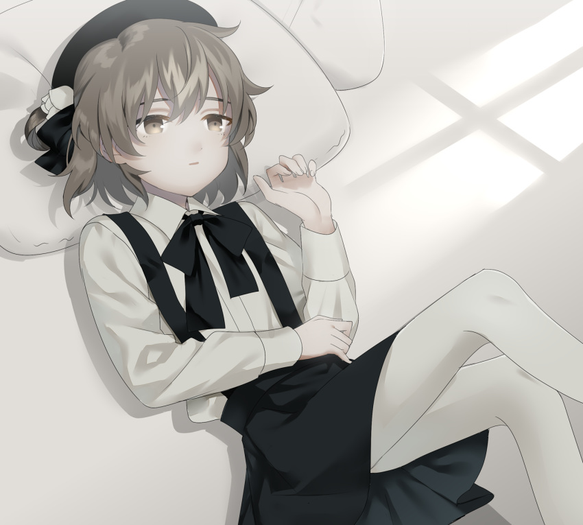 beret black_bow black_hat black_ribbon black_skirt bow brown_eyes brown_hair hand_up hat hatoba_tsugu hatoba_tsugu_(character) highres knees_up looking_at_viewer lying on_back on_bed pantyhose pillow ribbon satsukinapo shadow short_hair skirt suspender_skirt suspenders virtual_youtuber white_legwear