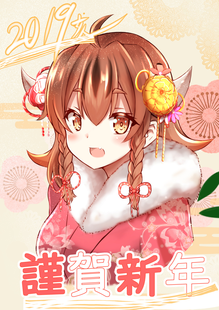 1girl 2019 :d absurdres ahoge bangs blush braid brown_eyes brown_hair chinese_zodiac commentary_request fang floral_print flower fur_collar hair_between_eyes hair_flower hair_ornament highres horns huge_filesize japanese_clothes kimono long_hair looking_at_viewer open_mouth original print_kimono red_kimono shibakame side_braids smile solo translation_request twin_braids year_of_the_pig yellow_flower