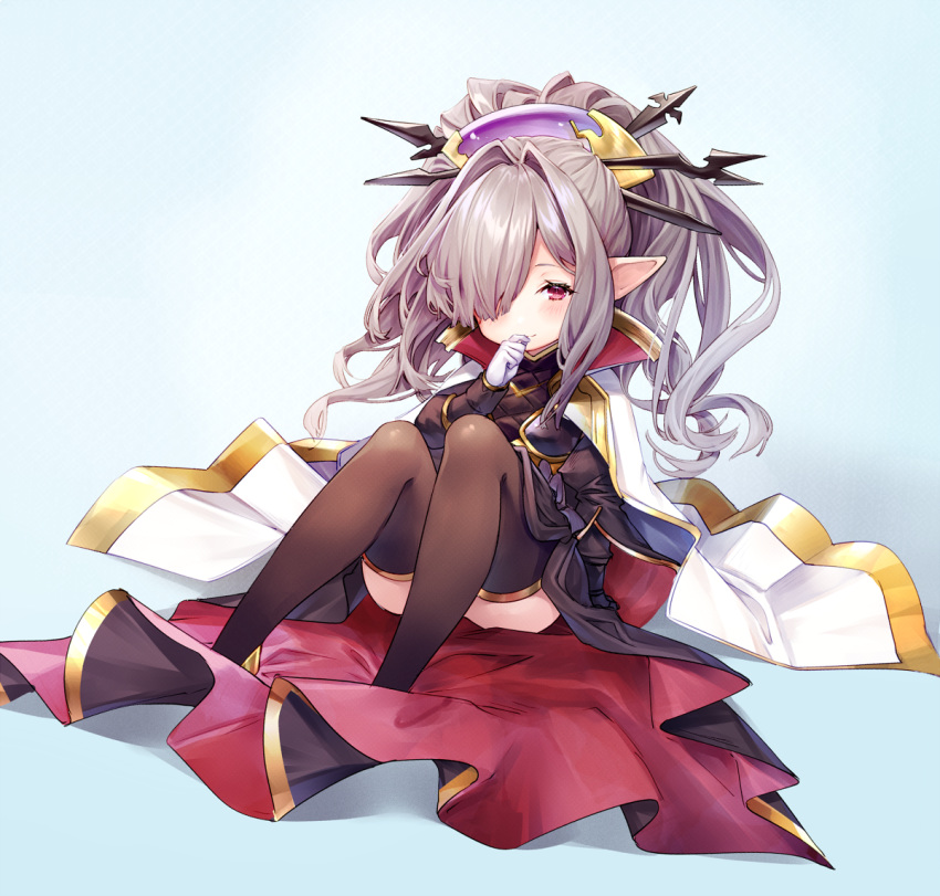 bangs black_dress black_legwear blue_background blush brown_hair cape closed_mouth commentary_request dress gloves granblue_fantasy hair_ornament hair_over_one_eye hair_stick harvin hat high_ponytail long_hair long_sleeves looking_at_viewer nio_(granblue_fantasy) pointy_ears ponytail purple_hat red_eyes sitting smile solo thighhighs very_long_hair white_cape white_gloves yuya_(night_lily)