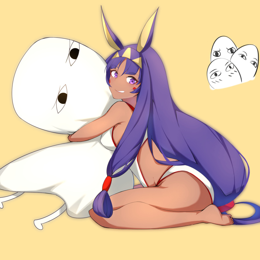 animal_ears barefoot bed_sheet dark_skin earrings facepaint facial_mark fate/grand_order fate_(series) from_side full_body grin hair_between_eyes hair_tubes hairband highres hoop_earrings jackal_ears jewelry long_hair looking_at_viewer low-tied_long_hair medjed nitocris_(fate/grand_order) nitocris_(swimsuit_assassin)_(fate) object_hug one-piece_swimsuit purple_eyes purple_hair sitting smile swimsuit wan_ban wariza white_swimsuit yellow_background