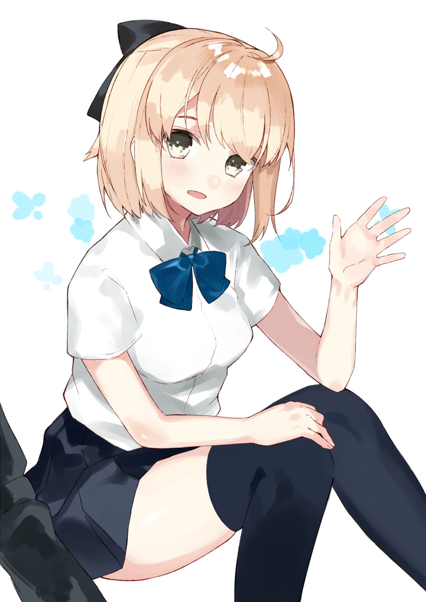 :d ahoge bangs black_bow black_legwear black_skirt blonde_hair blue_bow blush bow collared_shirt commentary_request fate/grand_order fate_(series) hair_between_eyes hair_bow hand_up hasegawa_(rarairairai) head_tilt highres koha-ace looking_at_viewer okita_souji_(fate) okita_souji_(fate)_(all) open_mouth pleated_skirt school_uniform shirt short_sleeves skirt smile solo thighhighs weapon_bag white_background white_shirt yellow_eyes