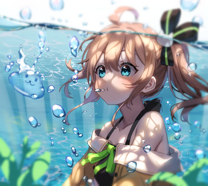 1girl ahoge animal_hair_ornament bare_shoulders blue_eyes bow bowtie brown_hair bubble collarbone dongchuan green_bow green_bowtie highres holding_breath hololive jacket matsurisu natsuiro_matsuri natsuiro_matsuri_(1st_costume) ponytail ripples seaweed side_ponytail underwater upper_body yellow_jacket