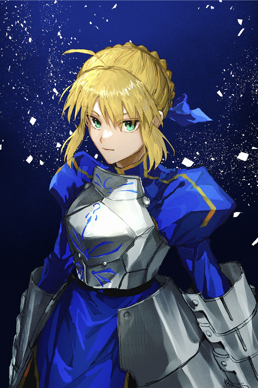 1girl ahoge armor armored_dress artoria_pendragon_(fate) blonde_hair blue_background blue_bow blue_dress bow braid breastplate closed_mouth dress fate/stay_night fate_(series) faulds green_eyes hair_bow highres juliet_sleeves long_sleeves looking_at_viewer puffy_sleeves rerebrace saber_(fate) serious short_hair sidelocks simple_background solo umeboitarou upper_body vambraces