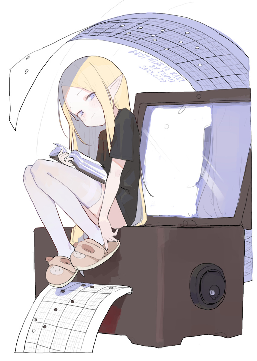 1girl black_shirt blonde_hair blue_eyes book closed_mouth daquan_wubai dated elf english_text highres holding holding_book long_hair looking_at_viewer original pink_footwear pointy_ears reading shirt simple_background sitting slippers smile solo t-shirt very_long_hair white_background