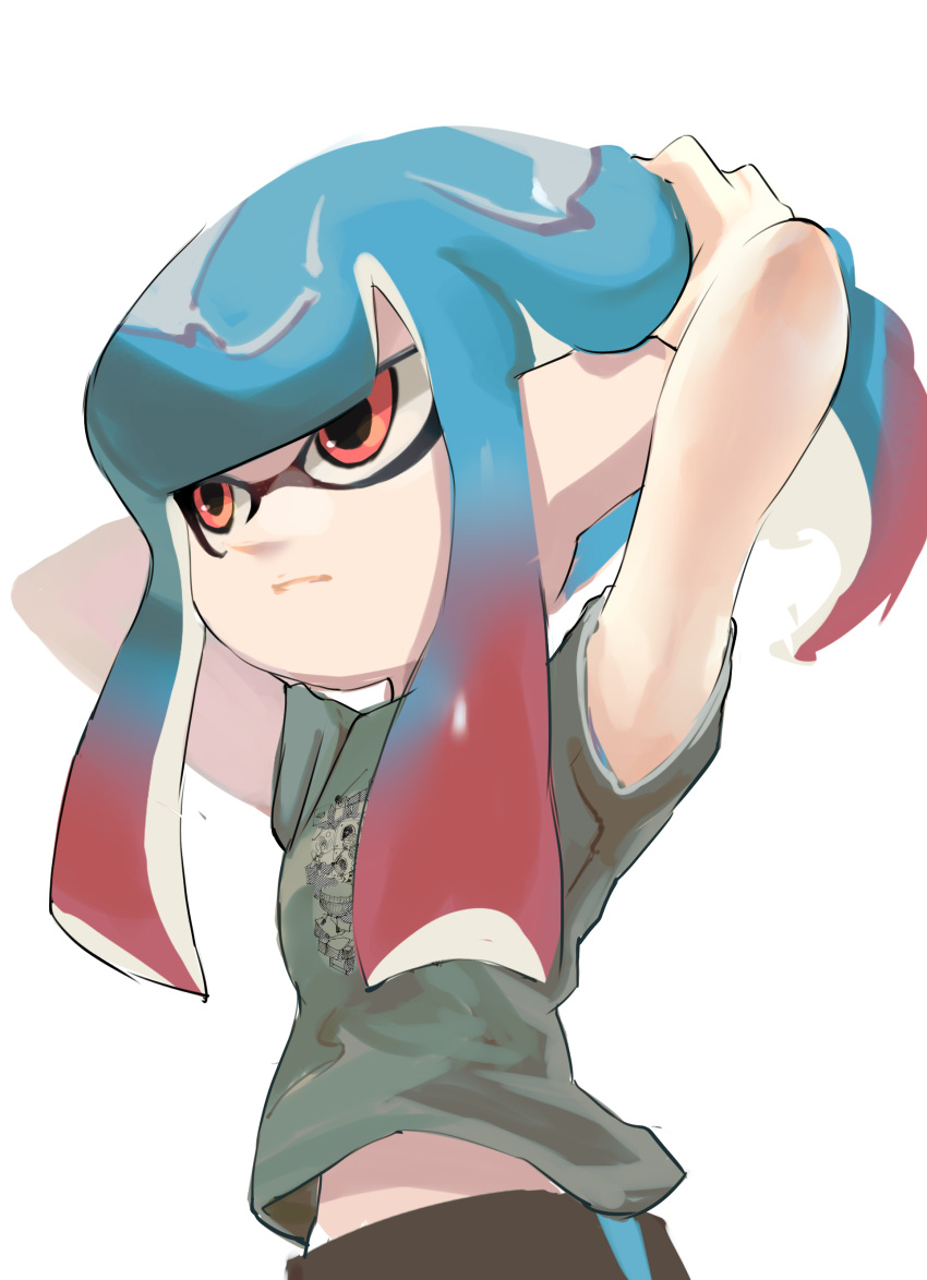 1girl absurdres arms_up band_shirt blue_hair blunt_bangs closed_mouth expressionless gradient_hair grey_shirt highres holding holding_hair inkling koike3582 light_blue_hair long_hair merchandise multicolored_hair omega-chan_(splatoon) red_eyes red_hair shirt short_sleeves simple_background single_vertical_stripe solo splatoon_(manga) splatoon_(series) t-shirt tentacle_hair two-tone_hair white_background