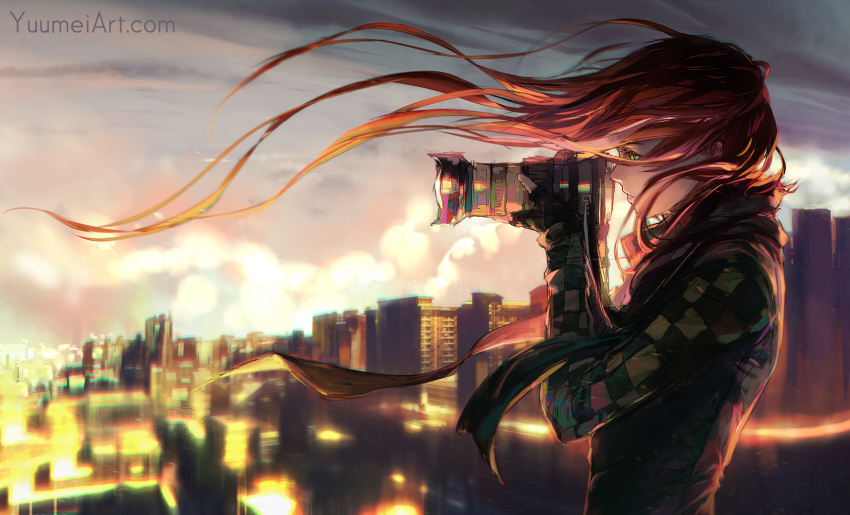 blurry blurry_background camera city closed_mouth commentary english_commentary fingerless_gloves fisheye_placebo gloves green_eyes highres long_hair profile red_hair robin_(fisheye_placebo) scarf solo standing watermark web_address wenqing_yan