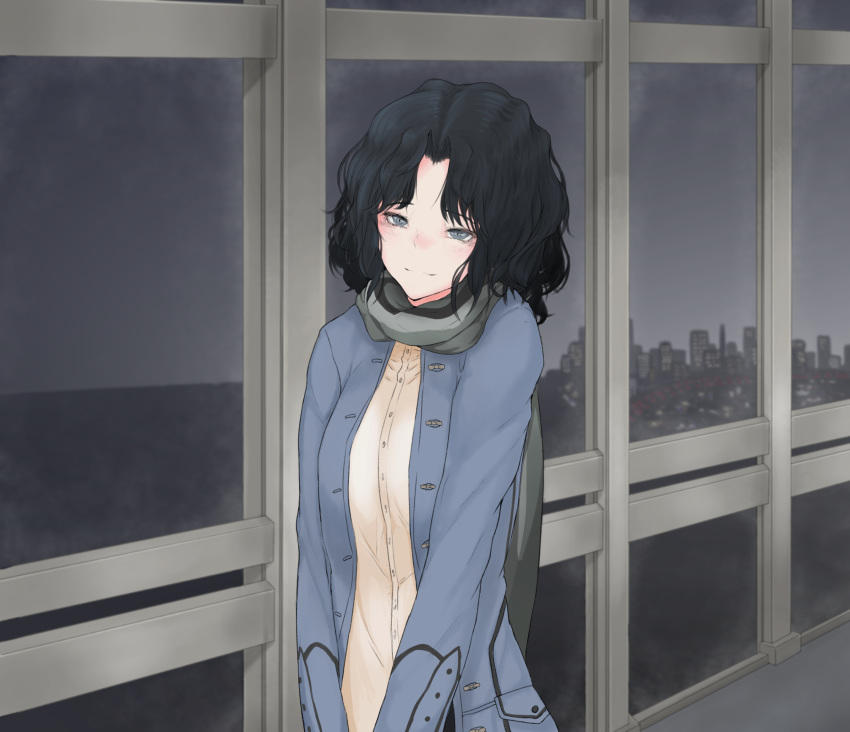 amagami black_hair cityscape closed_mouth commentary_request grey_eyes grey_sky hallway head_tilt highres indoors jacket light_smile long_hair looking_at_viewer messy_hair night open_clothes open_jacket ribbon_bangs scarf skyline smile solo tanamachi_kaoru touru_(thickbaumkuchen) v_arms window