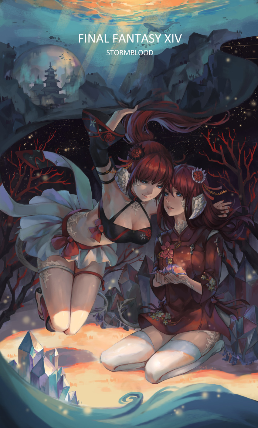 2girls au_ra bandeau blue_eyes breasts cleavage commentary_request crystal detached_sleeves dragon_girl dragon_horns dragon_tail final_fantasy final_fantasy_xiv flower hair_flower hair_ornament halterneck highres hisui_(ff14) horns kneeling kurenai_(ff14) long_hair looking_at_another medium_breasts multiple_girls nail_polish open_mouth photoshop_(medium) ponytail red_hair sandals scales skirt sky star_(sky) starry_sky tail thigh_strap thighhighs tuanzi_miao white_horns white_scales white_tail