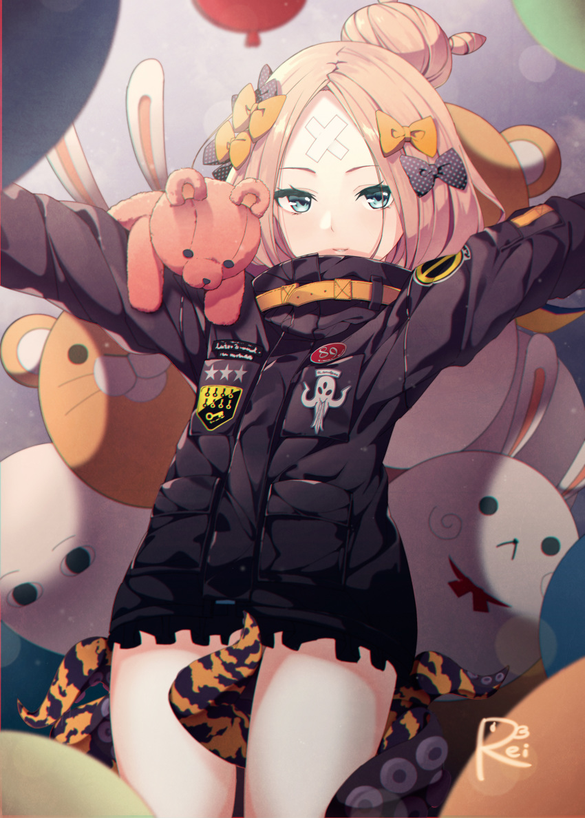 abigail_williams_(fate/grand_order) absurdres alternate_hairstyle arms_up balloon bandaid_on_forehead bangs belt black_bow black_jacket blonde_hair blue_eyes bow commentary_request crossed_bandaids fate/grand_order fate_(series) forehead fou_(fate/grand_order) hair_bow hair_bun heroic_spirit_traveling_outfit high_collar highres hips jacket light_smile long_hair long_sleeves looking_at_viewer medjed orange_bow outstretched_arms parted_bangs polka_dot polka_dot_bow rei_(pixiv_187780) signature smile solo spread_arms stuffed_animal stuffed_toy teddy_bear tentacles thighs