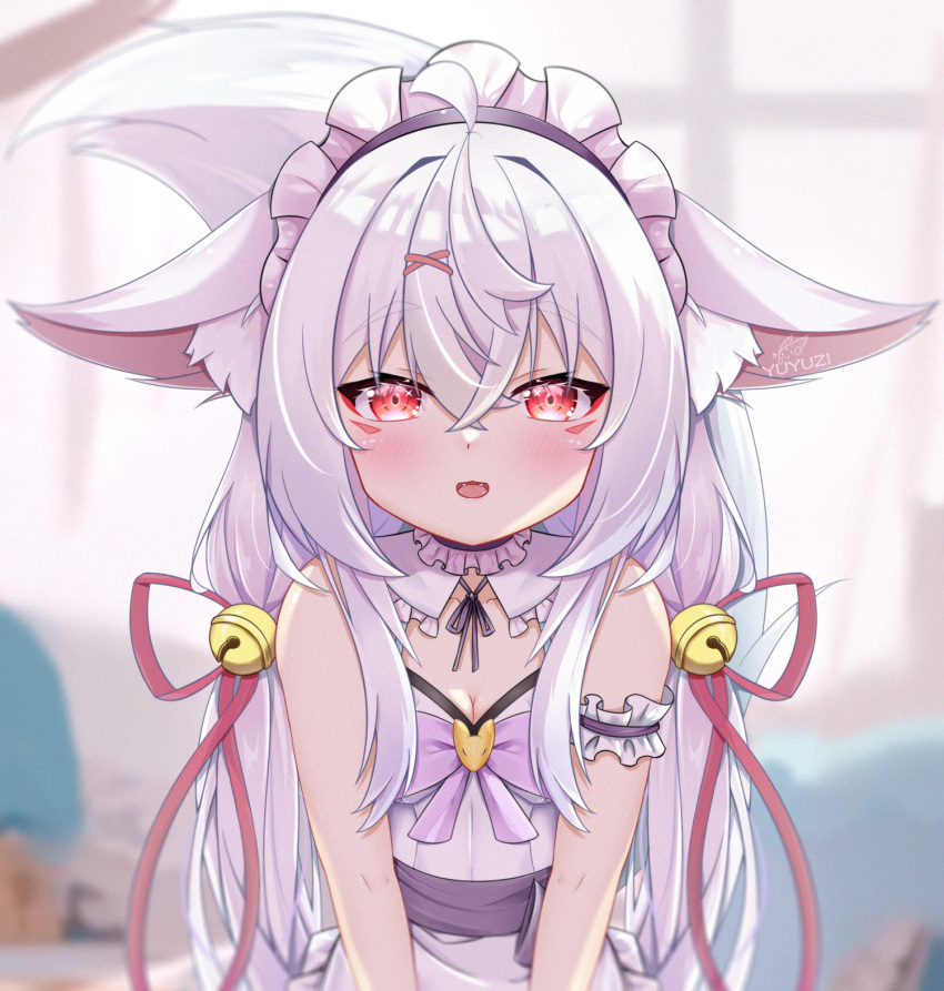 1girl animal_ear_fluff animal_ears apron breasts fangs fox_ears fox_girl fox_tail highres long_hair looking_at_viewer low_twintails maid maid_headdress original red_eyes shiroi_awa_sakana small_breasts tail twintails virtual_youtuber white_apron white_hair