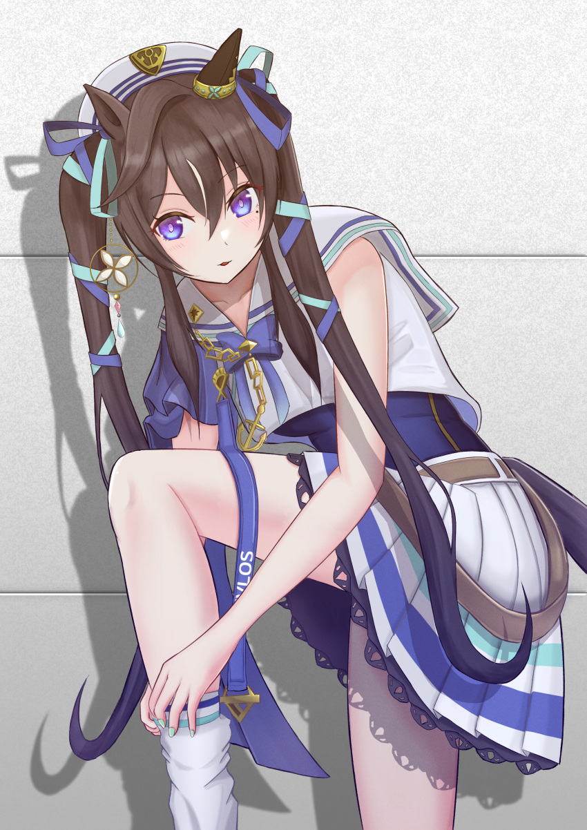 1girl :3 absurdres adjusting_sock anchor_necklace anchor_ornament animal_ears bare_arms bare_shoulders blue_bow blue_bowtie blue_eyes blue_ribbon blue_skirt blush bow bowtie brown_hair chain chiru_chiru_(artist) commentary_request covered_navel ear_covers ear_ornament feet_out_of_frame gold_chain hair_between_eyes hair_ornament hair_ribbon hat highres horse_ears horse_girl horse_tail jewelry long_hair loose_socks multicolored_hair necklace open_mouth outstretched_hand pleated_skirt ribbon sailor_collar shadow shirt signature simple_background single_ear_cover skirt sleeveless sleeveless_shirt smile socks solo streaked_hair tail twintails two-tone_skirt umamusume very_long_hair vivlos_(umamusume) white_background white_hair white_headwear white_shirt white_skirt white_socks