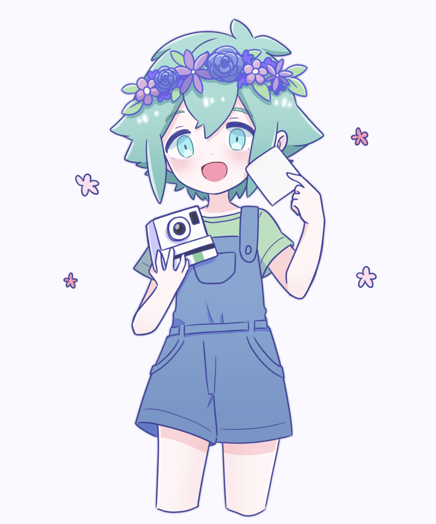 1boy absurdres antenna_hair aqua_eyes basil_(headspace)_(omori) basil_(omori) blue_flower blue_overalls blue_rose blush camera child cropped_legs flower flower_wreath green_hair green_shirt hair_between_eyes hair_flaps hatoba_(hatoba_yado) head_wreath highres holding holding_camera holding_paper index_finger_raised leaf omori open_mouth overall_shorts overalls paper pink_flower purple_flower rose shirt short_hair short_sleeves sidelocks simple_background smile solo t-shirt white_background